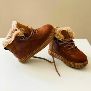 OshKosh B'Gosh Unisex-Child Haskell Ankle Boot. Brown, 9M/9C